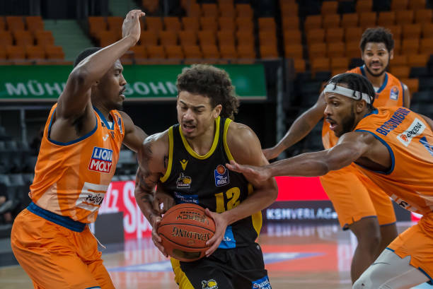 依托山东小 依托山东小